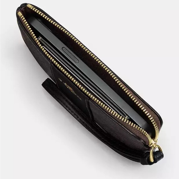 Coach- Corner Zip Wristlet In Signature Canvas With Halloween Print 2024 - Picture 3 of 6